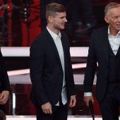 Das ist ein Ball. Nun zeigt mal, was ihr damit anfangen könnt!