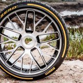 Smarter Reifen warnt Autofahrer