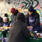 Basketballer helfen Bedürftigen