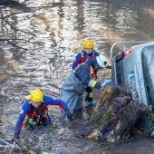 Beifahrer ertrinkt in Weiher