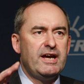 Aiwanger greift Waffenrechts-Kompromiss an