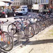 Radlstellplätze an jeder Kreuzung