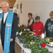 Andrang beim Weihnachtsbasar in Großkarolinenfeld