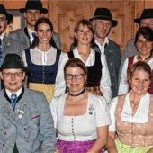 Neuer Vorstand beim Trachtenverein D‘Falkenstoana
