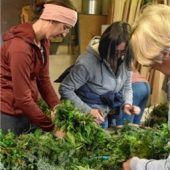 Kreative Kränze und Gestecke