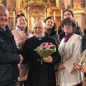 Glückwünsche für beliebten Pater