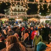 Wössner Advent mit weihnachtlicher Farbenpracht und vielen Besuchern