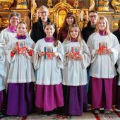 Neue Ministranten im Dienst