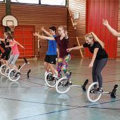 Weihnachtskür auf dem Einrad