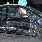 34-Jährige übersieht Vorfahrt und kollidiert gleich mit zwei Autos