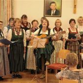 Stimmungsvoller Seniorenadvent im Chieminger Pfarrheim