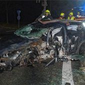 Fahrzeug überschlägt sich