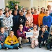 Wirtschaftsschüler spenden