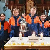 Wehr brachte Friedenslicht