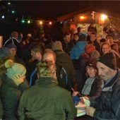 Gute Laune beim Erlstätter Adventsglühweinfest
