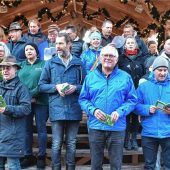 Standlbetreiber: Weihnachtslieder zum Abschluss