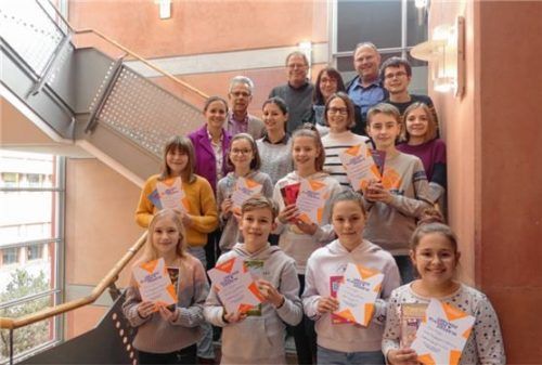 Alle Teilnehmer des Wettbewerbs erhielten eine Urkunde sowie Buchpreise. Foto re