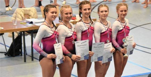 Bayerische Vizemeister im Gerätturnen: Nina Thusbaß, Elena Langlechner, Lara Schmid, Mariella Huemke und Franziska Giel vom TV Obing.
