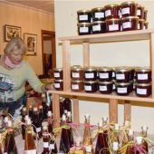 Ein Netzwerk von Ehrenamtlichen ermöglicht die Weihnachtsausstellung