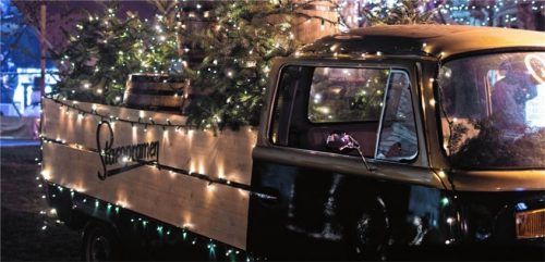 Blinkende Lichter im Auto können irritieren und ablenken und sind deshalb laut Straßenverkehrsordnung nicht zulässig. Foto dekra