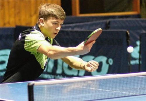 Daniel Hackenberg feiert morgen in Bad Aiblings erster Mannschaft seine Premiere.Foto Erlich