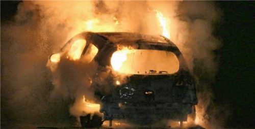 Das Auto einer 61-Jährigen brannte auf der A94 aus. Foto RED