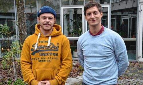 Das Leben ist ein Geben und Nehmen. Die Rosenheimer TH-Studenten Korbinian Eberwein und Julian Gülich wären bereit für eine inklusive WG. Foto KJSW