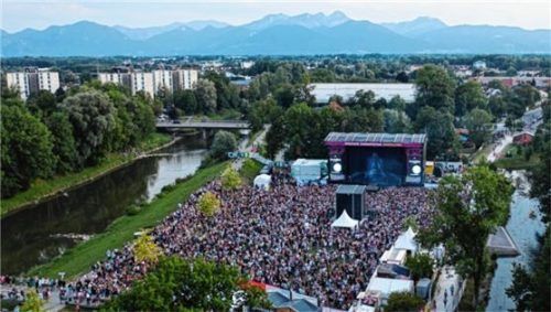 Das Rosenheimer Sommerfestival feiert 2020 zehnjähriges Bestehen. Unsere Aufnahme entstand beim ausverkauften Scorpions-Konzert im Juli.Foto re