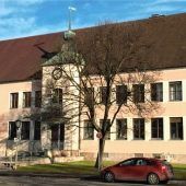 Verwaltung zieht in Wolldeckenfabrik um