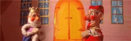 Der König und der Kasperl: Die handgeschnitzten Holz-Puppen verzaubern die kleinen und großen Besucher.Foto Mikat