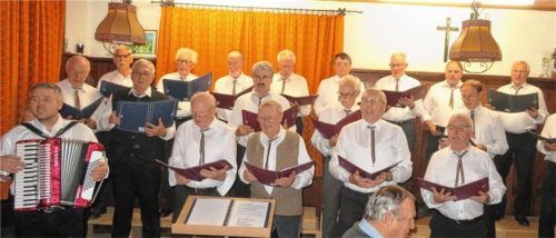 Der Männergesangverein begeisterte das Publikum. Foto JAENSCH