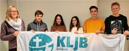 Der neue Landjugend-Vorstand (von links): Monika Meingaßner (geistlicher Beirat), Andreas Wagner (Vorsitzender), Anna Schmid (Vorsitzende), Sophia Schmid (Vorsitzende), Jonas Kuhn (Vorsitzender) und Simon Kerbl (Kassier). Foto Friedrich