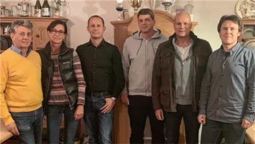 Der neue Vorstand (von links): Sportwart Franz Weber, Schriftführerin Kathinka Hauerwaas, stellvertretender Abteilungsleiter Jörg Tewes, Jugendsportwart und Trainer Maurice Zinner, Kassenwart Alexander Gedat, Abteilungsleiter Jürgen Laupheimer.Foto re