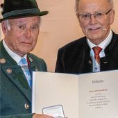 Bezirksmedaille für Schuhbeck