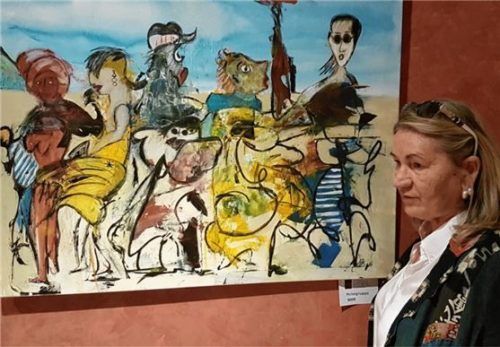 Die Besonderheiten der vielen Weltkulturen vereint die Künstlerin Irma Deinwallner in ihren Bildern. Foto  Stelz