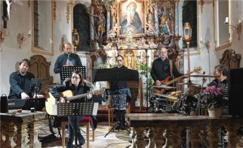 Die Combo „Quint-Essenz“ begeisterte das Publikum in der Kirche in Neukirchen. Foto RE