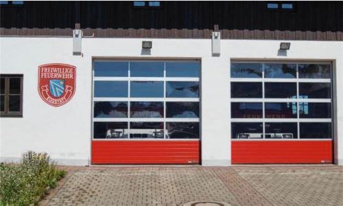 Die Feuerwehr darf ihren Fitnesskeller nicht mehr benutzen, bekommt aber eine neue Schlauchwaschanlage und einen Zuschuss zu Lkw-Führerscheinen. Foto re