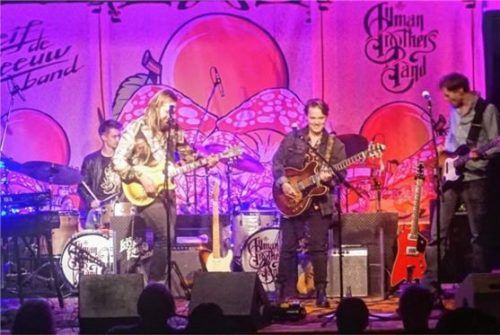 Die Leif de Leeuw-Band (Gastspiel in Rimsting) wollten auch Fans aus Hessen und Baden-Württemberg hören.Foto  re