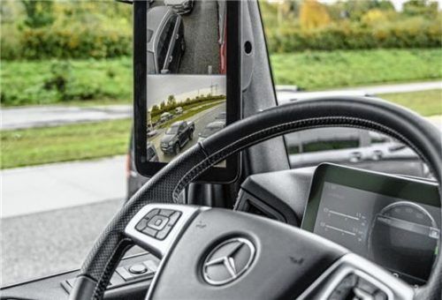 Die Mirror Cam ersetzt den Spiegel – der Fahrer hat eine bessere Sicht.