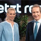 Ilse Aigner und Paul Breitner kommen