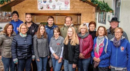 Die prägenden Gesichter der Glühweinstand-Aktion. Foto red