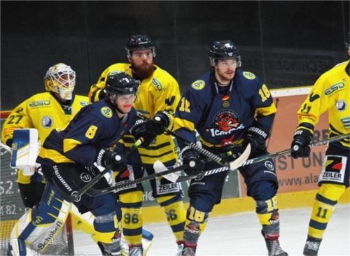 Die Spieler des EHC Waldkraiburg wollen am Wochenende in zwei Spielen die Weichen Richtung Verzahnungsrunde stellen. Foto  Del Grosso