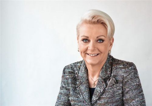 „Die Weichen sind gestellt, damit auch 2020 für unsere Heimatstadt ein erfolgreiches Jahr werden kann“, sagt die Rosenheimer Oberbürgermeisterin Gabriele Bauer.