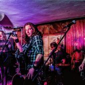 Bands aus dem Mangfalltal und aus Lake Tahoe rocken das Bergwerk