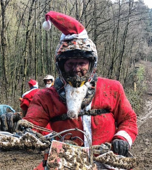 Eine batzige Angelegenheit: das Nikolaus-Enduro der Motocross- und EndurofreundeSt. Leonhard.Fotos red