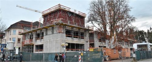 Eines der teuersten Bauprojekte in der Stadt sind der Ausbau und die Erweiterung des Karolinen-Gymnasiums. Derzeit laufen die Arbeiten für den Erweiterungsbau.