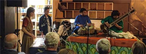 „Embryo“ faszinierten mit ihren europäisch-indischen Klangcollagen in der Biokantine „Strehle´s“ in Rosenheim.Foto  Friedrich