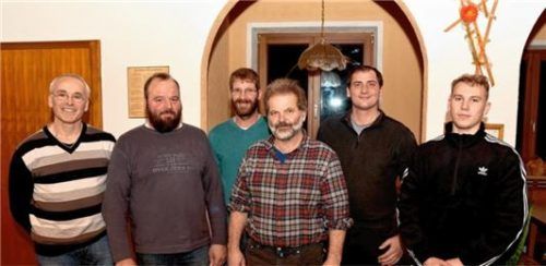 „Entwicklung Gemeinsam“ hat sechs Kandidaten (v.l.):. Hans Gfüllner, Markus Haunolder, Martin Hammer, Markus Eberl, Albert Stettner und Benedikt Gfüllner.