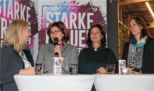 Feste Größen in der Lokalpolitik: (von links) FU-Kreisvorsitzende Katharina Hüls, die stellvertretende Landrätin Marianne Loferer, Kreisbäuerin Katharina Kern und Irene Biebl-Daiber aus Bernau.Foto re