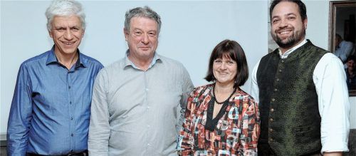 Ganz vorn auf der PWG-Liste (von links): Hermann Jäger, Josef Hederer, Rosmarie Heimann, Dr. Florian Haas. Foto Bauer